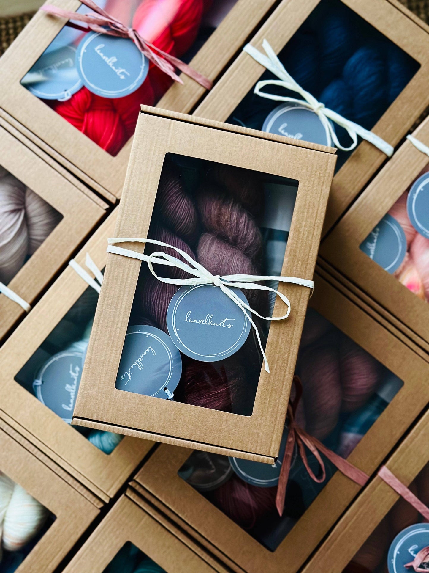 Gift box / Yarn + MITTEN Knitting Pattern